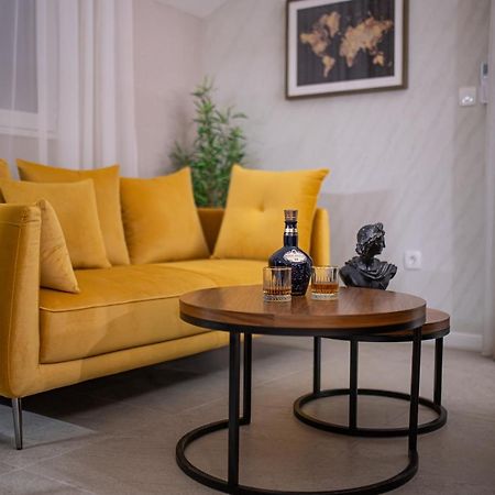 Enyana Luxury Suites Cattaro Esterno foto