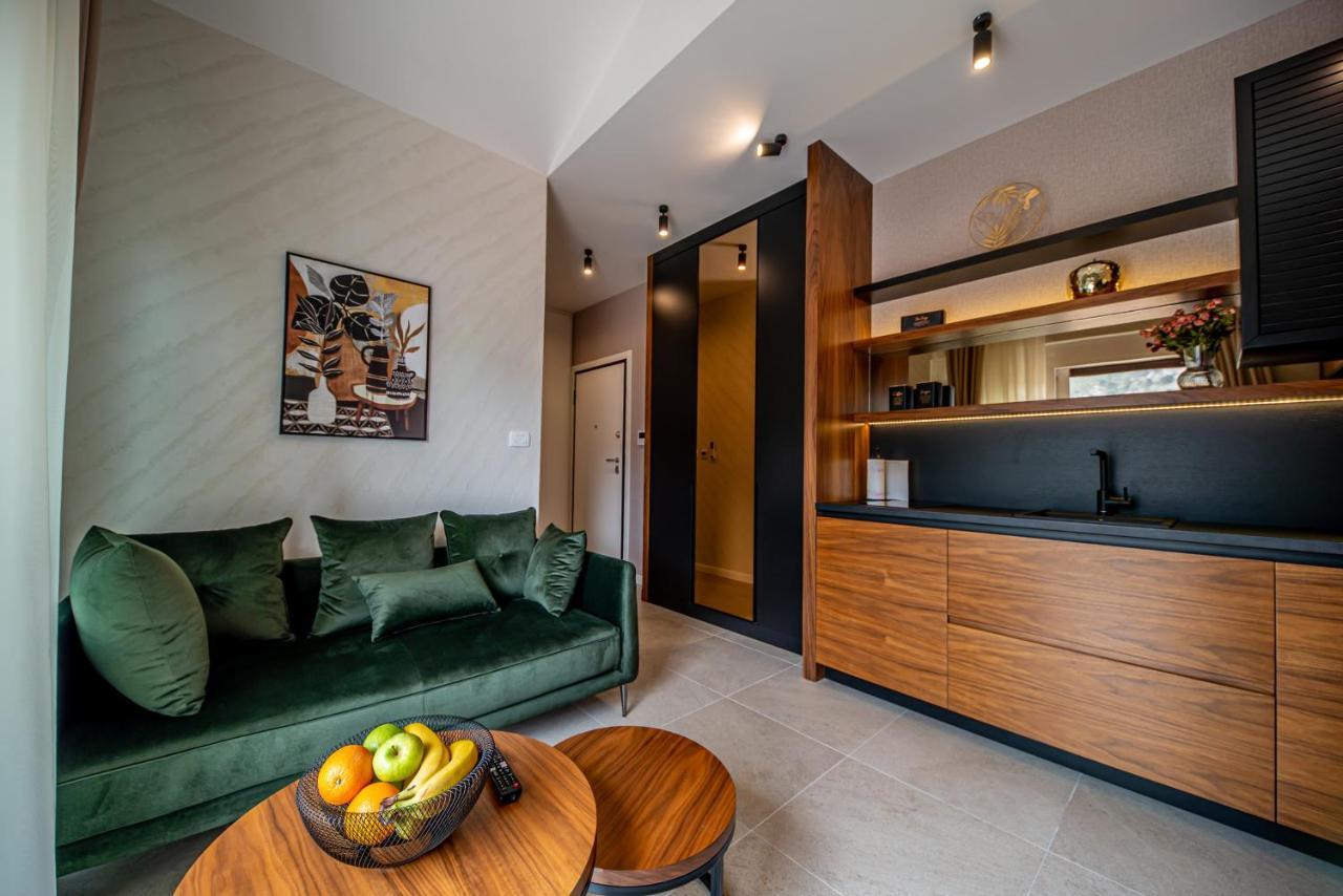 Enyana Luxury Suites Cattaro Esterno foto