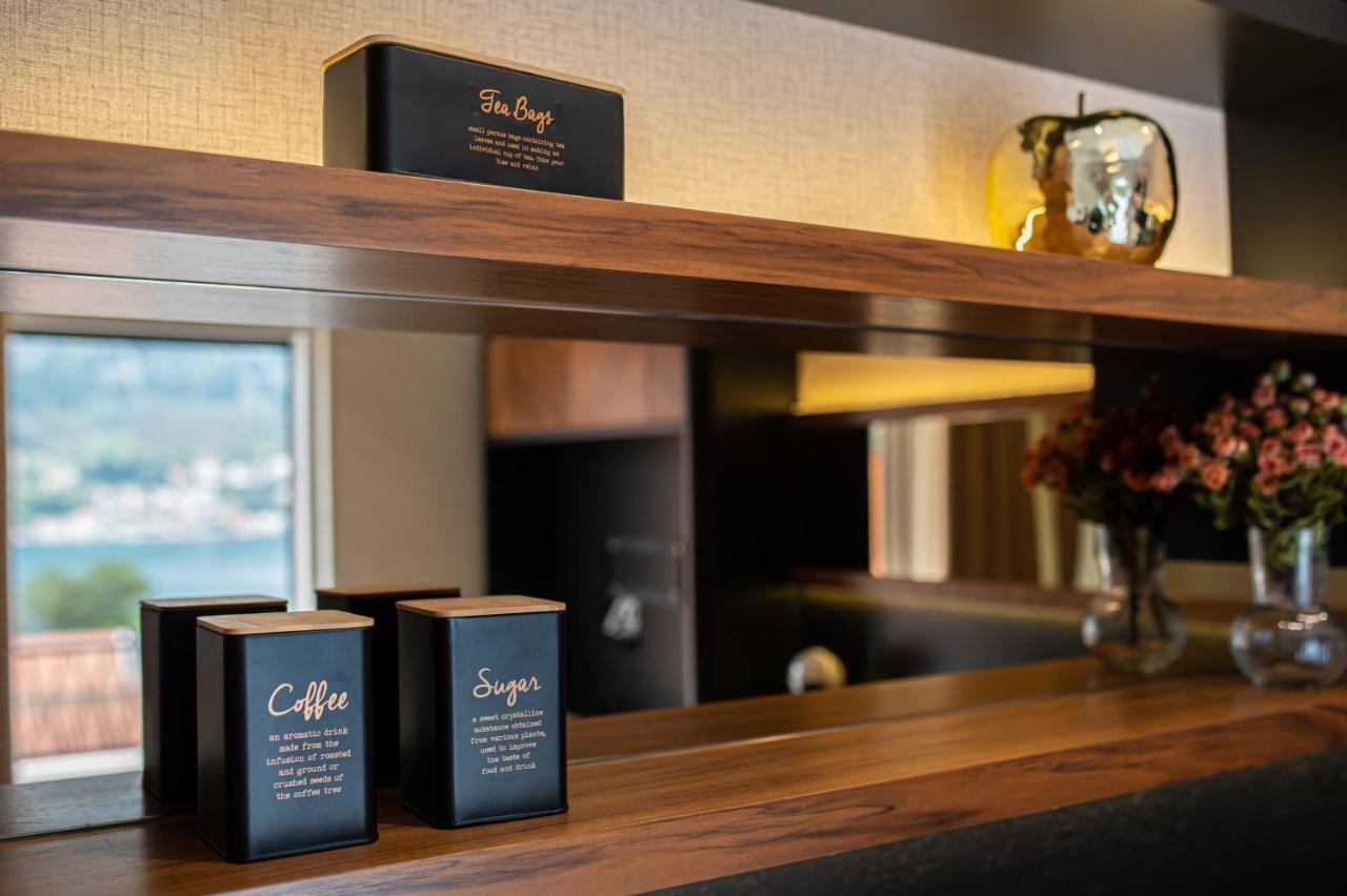 Enyana Luxury Suites Cattaro Esterno foto