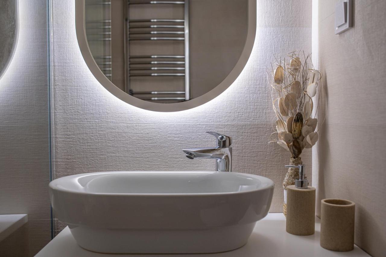 Enyana Luxury Suites Cattaro Esterno foto