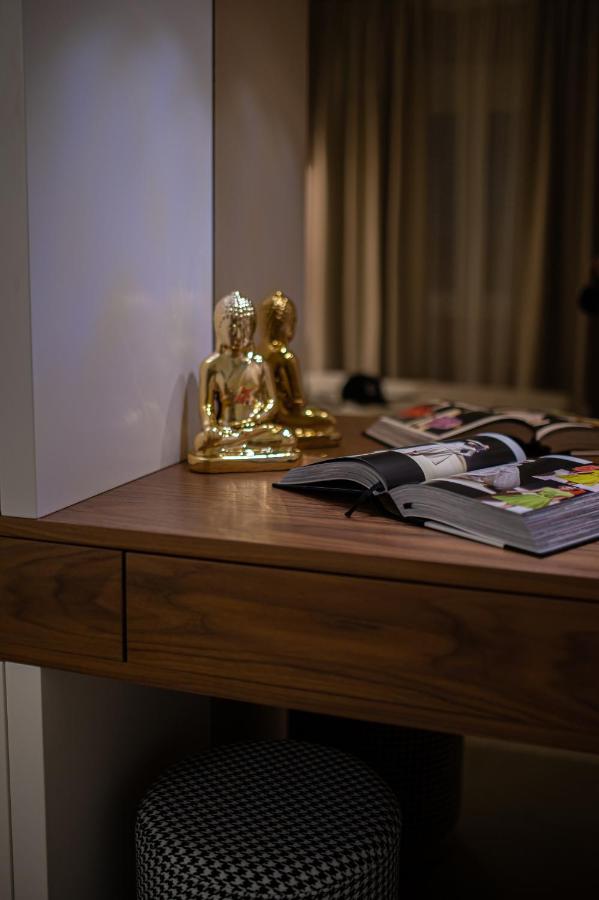 Enyana Luxury Suites Cattaro Esterno foto