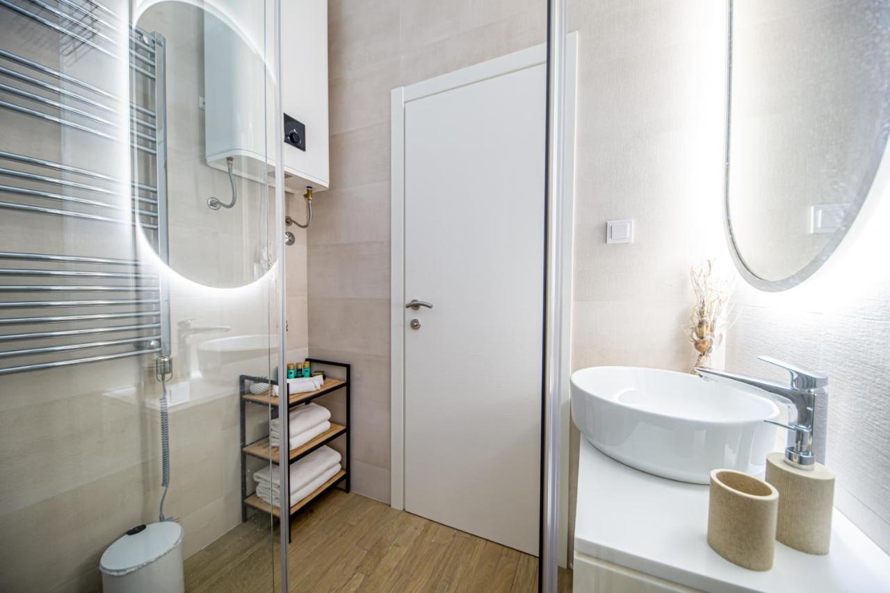 Enyana Luxury Suites Cattaro Esterno foto