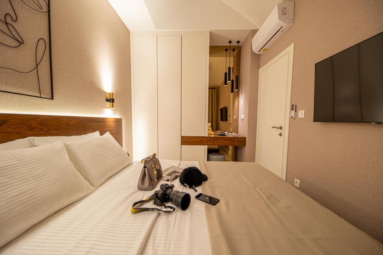 Enyana Luxury Suites Cattaro Esterno foto