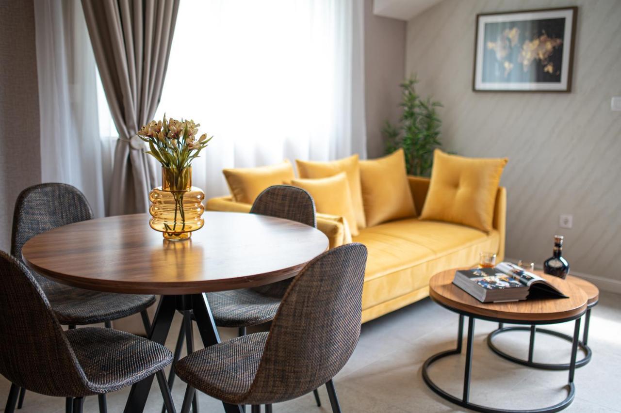 Enyana Luxury Suites Cattaro Esterno foto