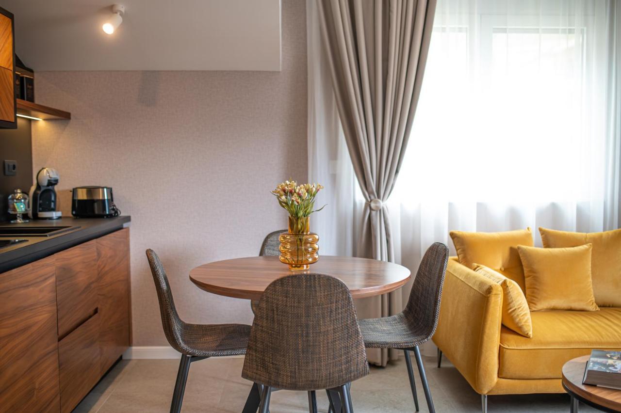 Enyana Luxury Suites Cattaro Esterno foto