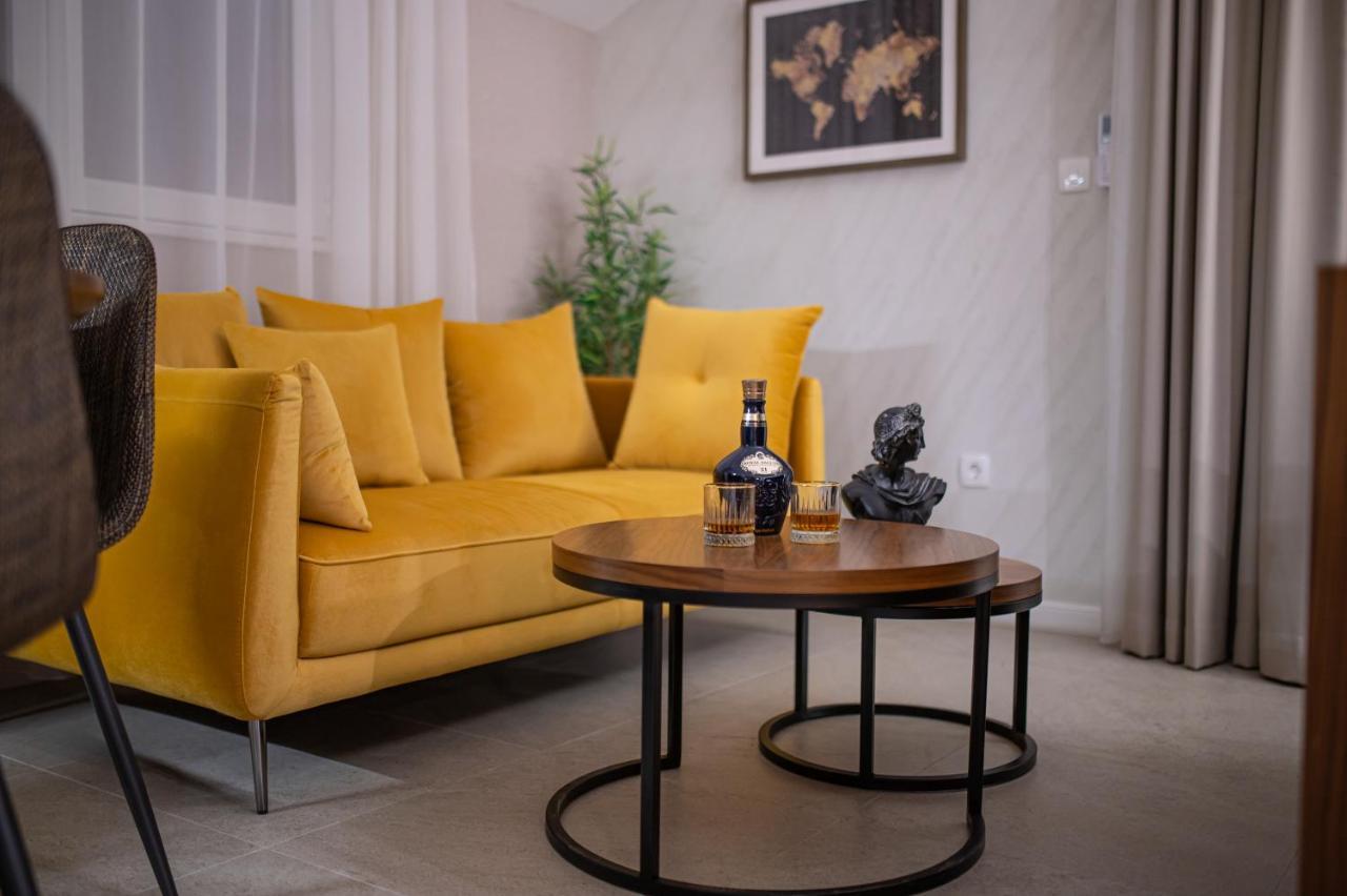Enyana Luxury Suites Cattaro Esterno foto